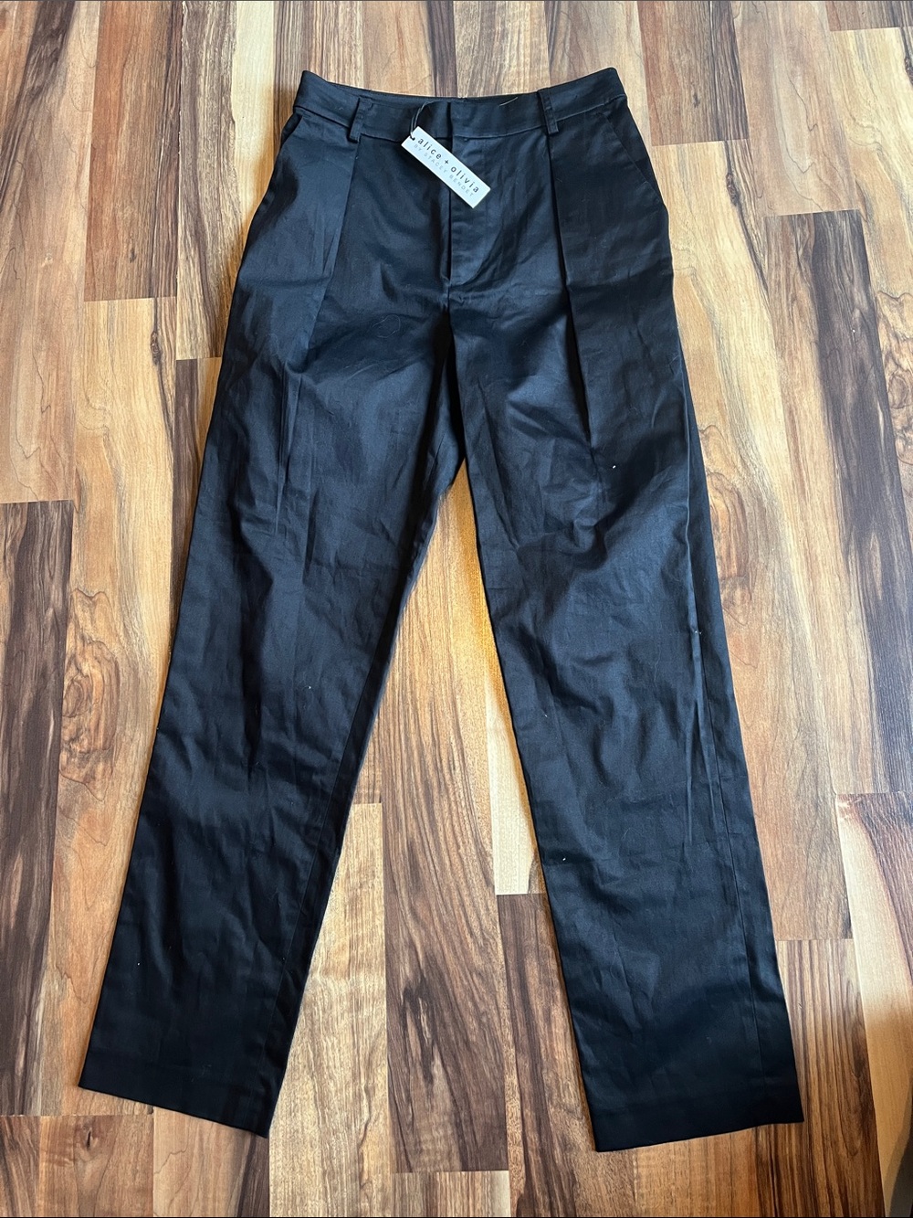 Alice + Olivia Black Cropped Pleated Trousers
